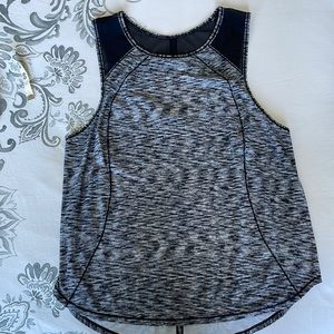 Lulu lemon Sculpt tank NWOT Size 10